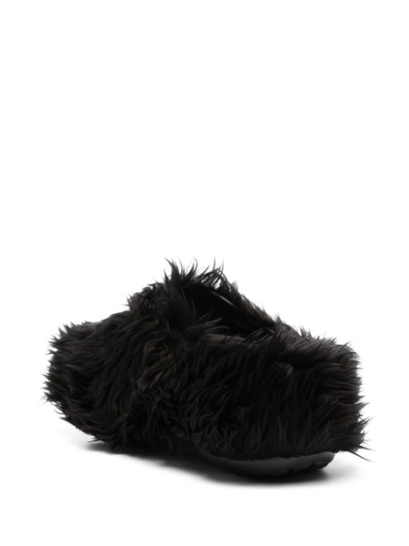 x Crocs faux fur slides