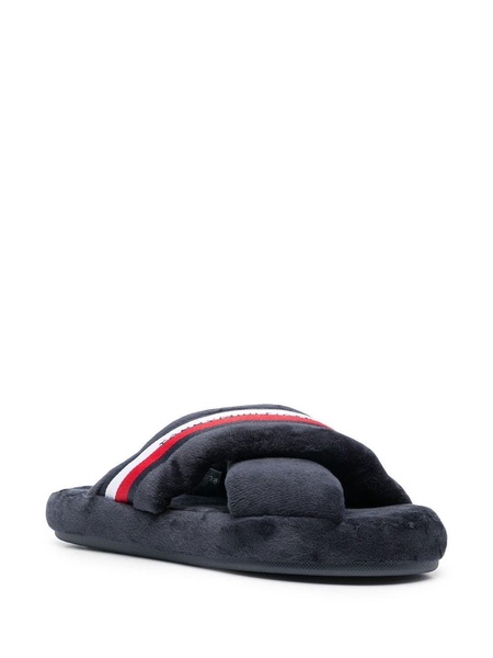 crossover straps faux-fur slippers