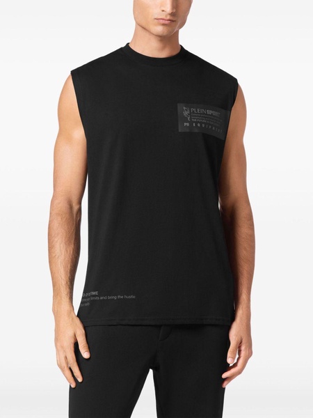 sleeveless T-shirt