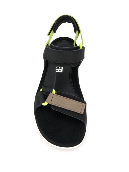 Oruga flat sandals