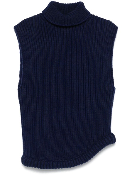 roll-neck vest