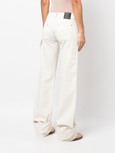 wore-leg oversize trousers