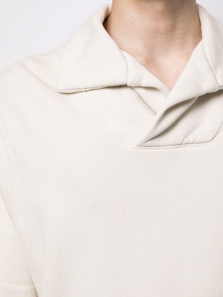 spread-collar pullover