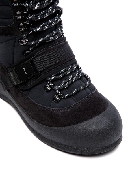 Clyde lace-up snow boots