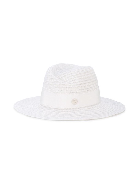 Virginie hat