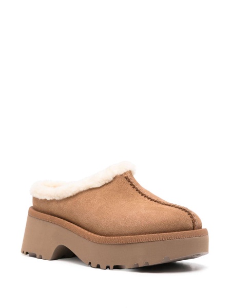 Woman New Heights Cozy Clog Shoes