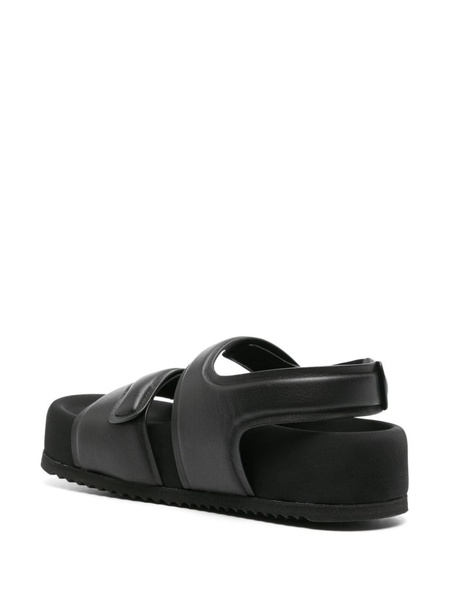 Gear flatform sandals