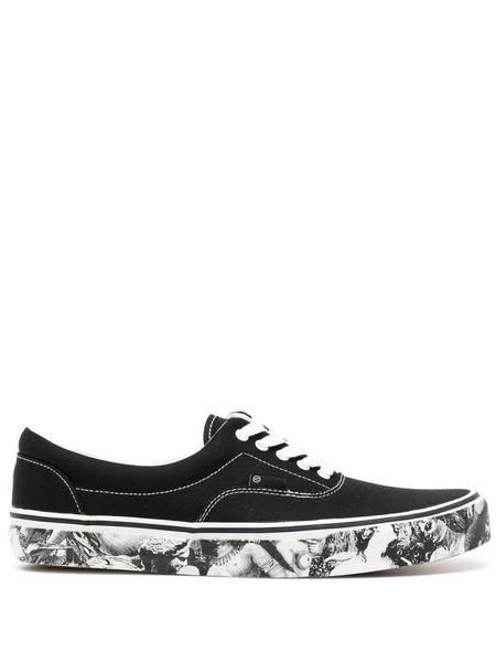 lace-up low-top sneakers 