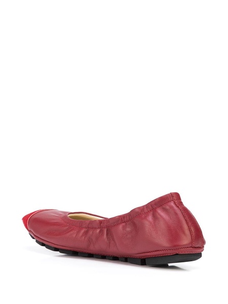 contrast-toe wrinkled ballet flats