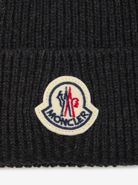 Wool beanie with logo