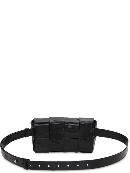 Cassette Intreccio leather belt bag