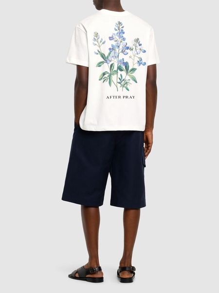 Rear flower t-shirt