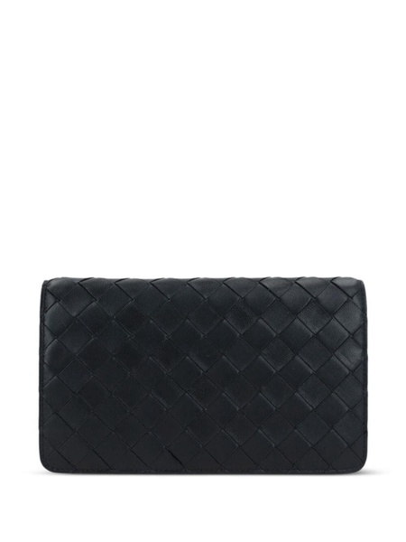 BOTTEGA VENETA Luxurious Weave Pouch Handbag for Fashionable Women