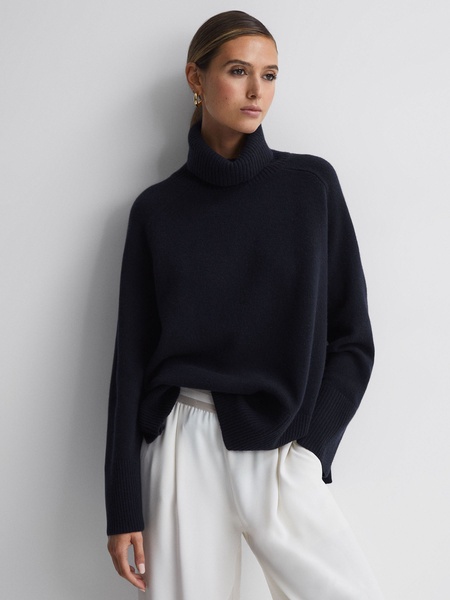 Wool-Cashmere Roll-Neck Jumper in Navy