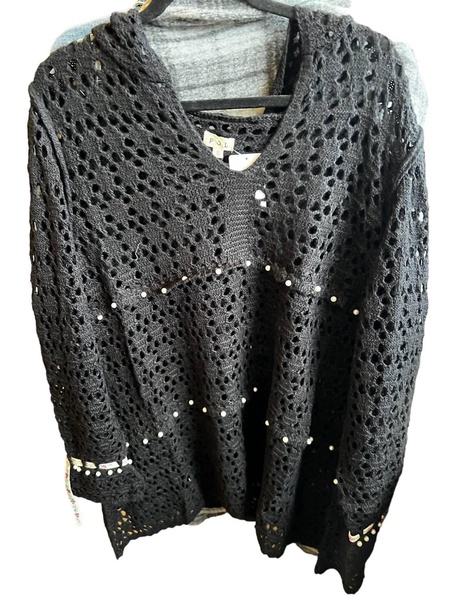 hooded crochet pearl tunic in blac