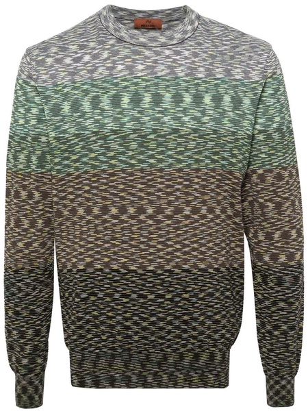 Sweater with oblique cut