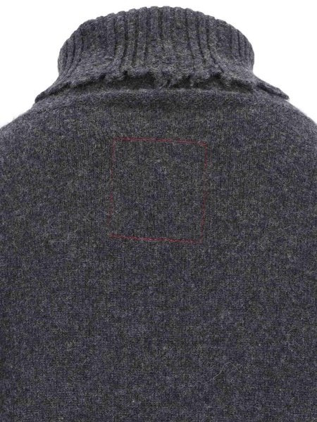 Turtleneck Sweater Destroyed Details