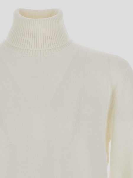 Hight necked wool pullover