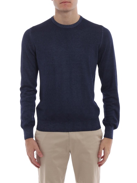 Soft cashmere crew neck sweater