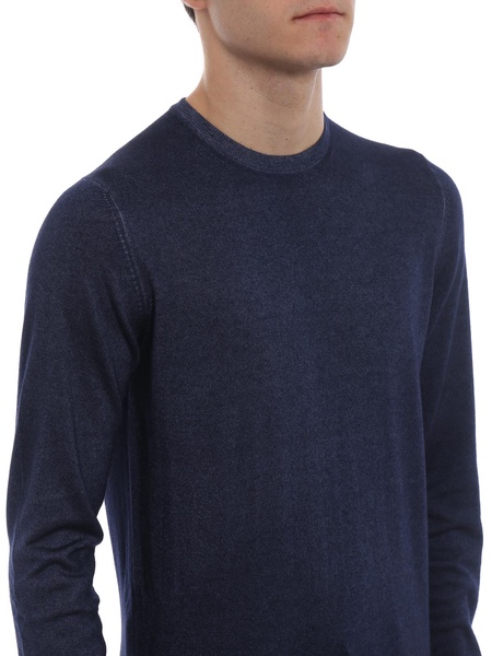 Soft cashmere crew neck sweater