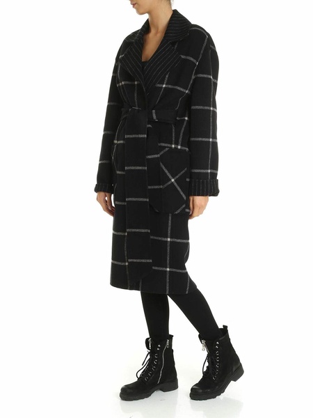 Double face coat in black and gray