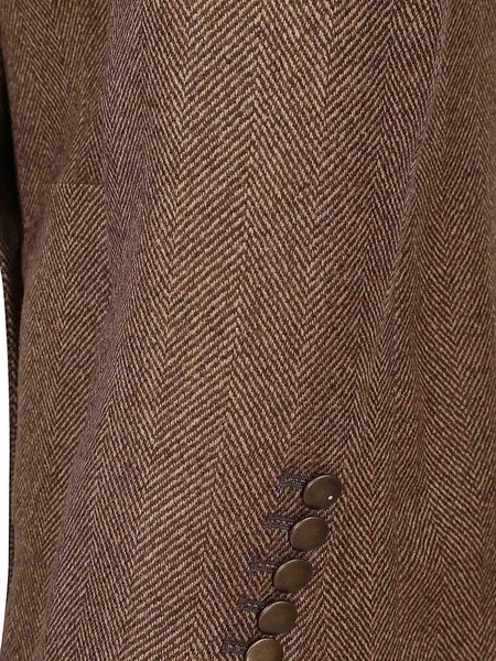 Jacket worn on the chest