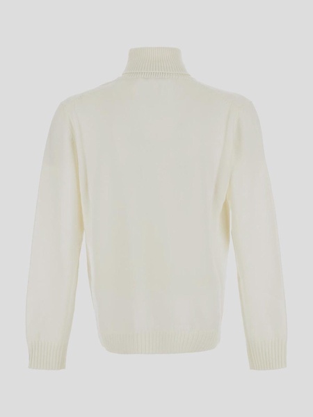 Hight necked wool pullover