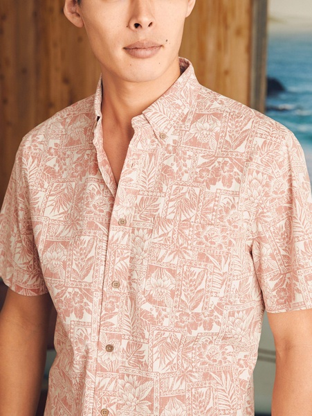 Short-Sleeve Stretch Playa Shirt - Coral Tile Print