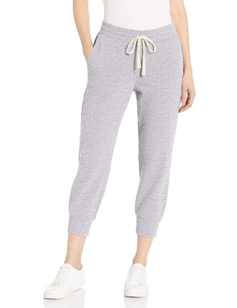 Amazon Essentials Women's Fleece Capri Jogger Sweatpant (Available in Plus Size)