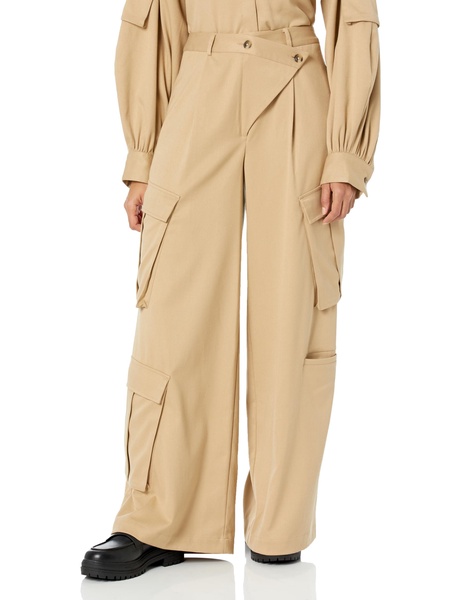 The Drop Women's Travertine Asymmetric Wide-Leg Cargo Pant by @karenbritchick