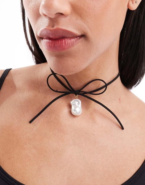 Petit Moments kit cord bow necklace with pearl pendant in black