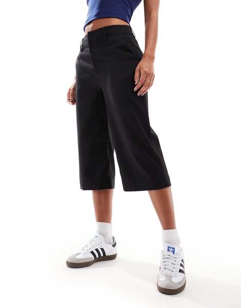 Cotton On low rise capri pants in black stripe