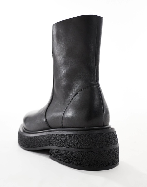 ASOS DESIGN Achieve flat leather boots in black