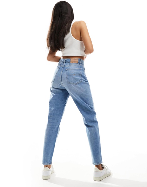 Tommy Jeans ultra high mom jeans in light wash