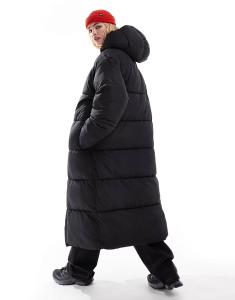 COLLUSION Unisex maxi puffer jacket with hood in black