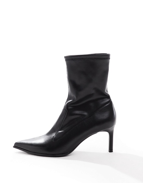 Bershka pointed toe kitten heeled ankle boots in black