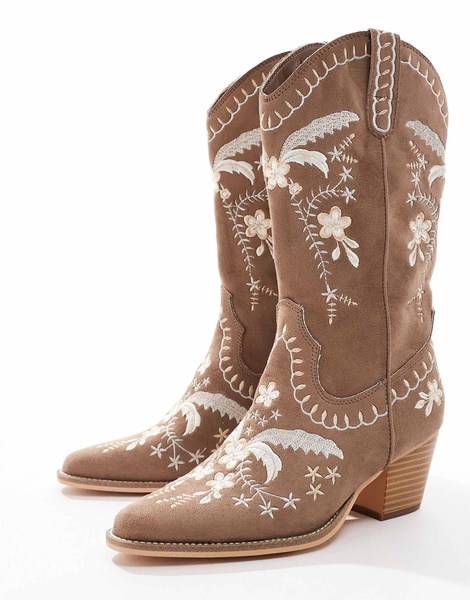 Glamorous embroidered western boots in tan