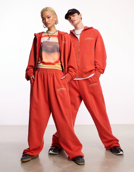 COLLUSION STUDIOS Unisex sweatpants in washed burnt red - part of a set