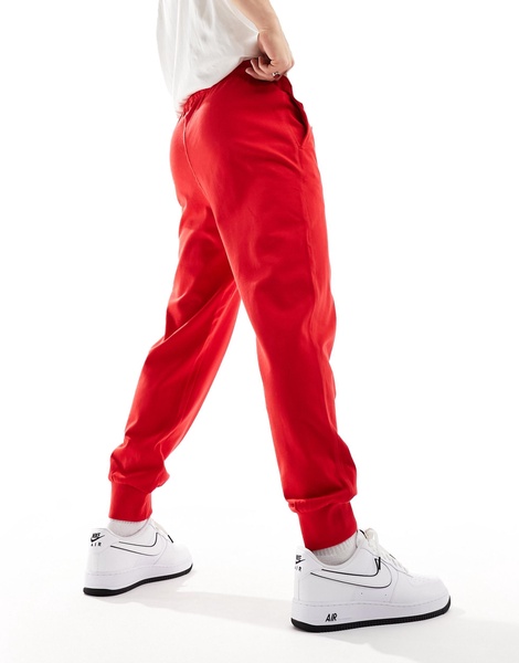 Nike Club logo knit sweatpants in red