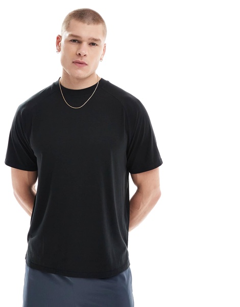 ASOS 4505 Icon performance jersey oversized boxy training t-shirt in black