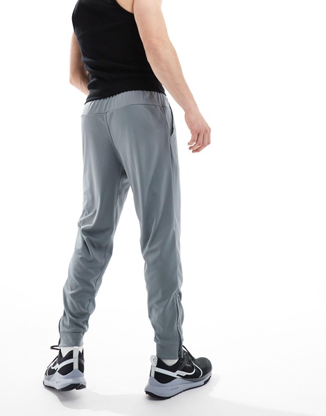 Nike Training Totality sweatpants in dark gray