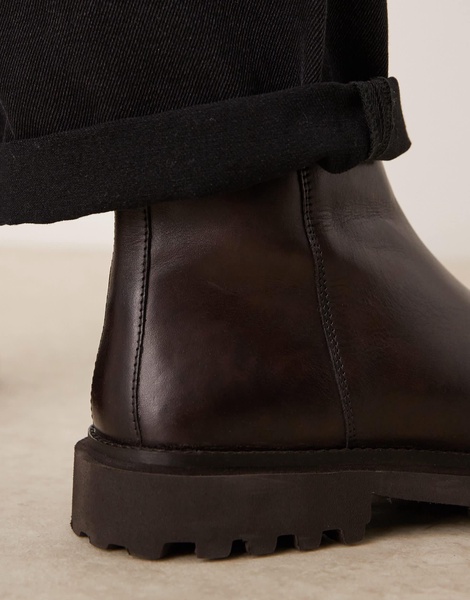 ASOS DESIGN Chelsea boots in brown leather