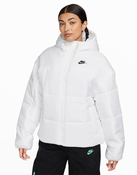 Nike Essential puffer jacket in white