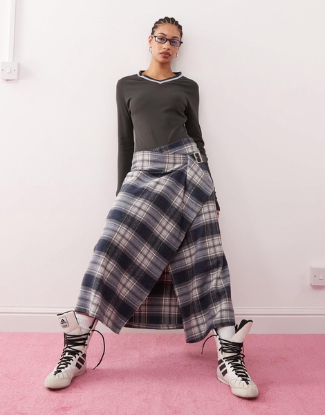 COLLUSION blanket kilt skirt in brushed mono check