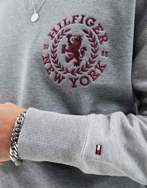 Tommy Hilfiger small crest crewneck sweatshirt in gray