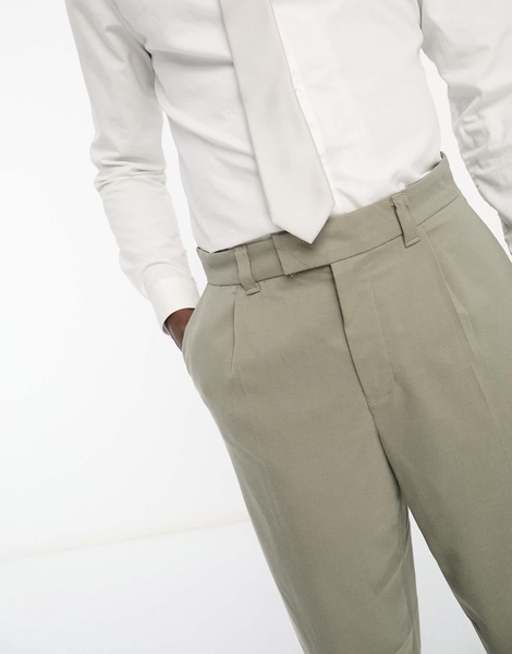 New Look relaxed pleat front pants in khaki