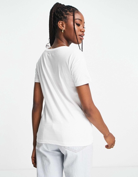 Brave Soul suny v neck T-shirt in white