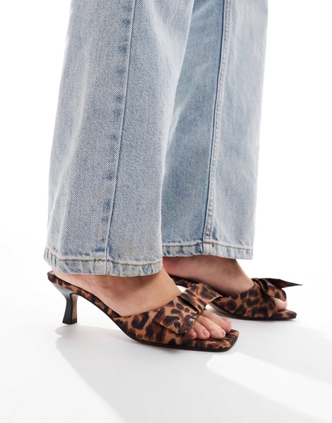 ASOS DESIGN Wide Fit Hyphen bow detail mid heeled mules in leopard