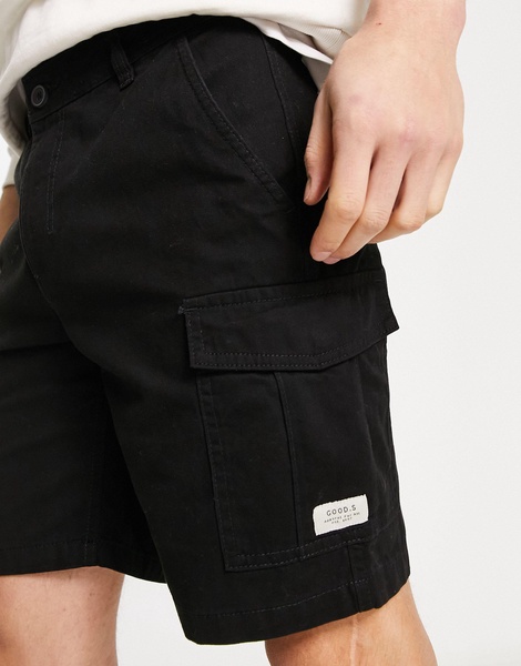 New Look slim fit cargo shorts in black