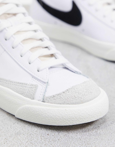 Nike Blazer Mid '77 vintage sneakers in white/black